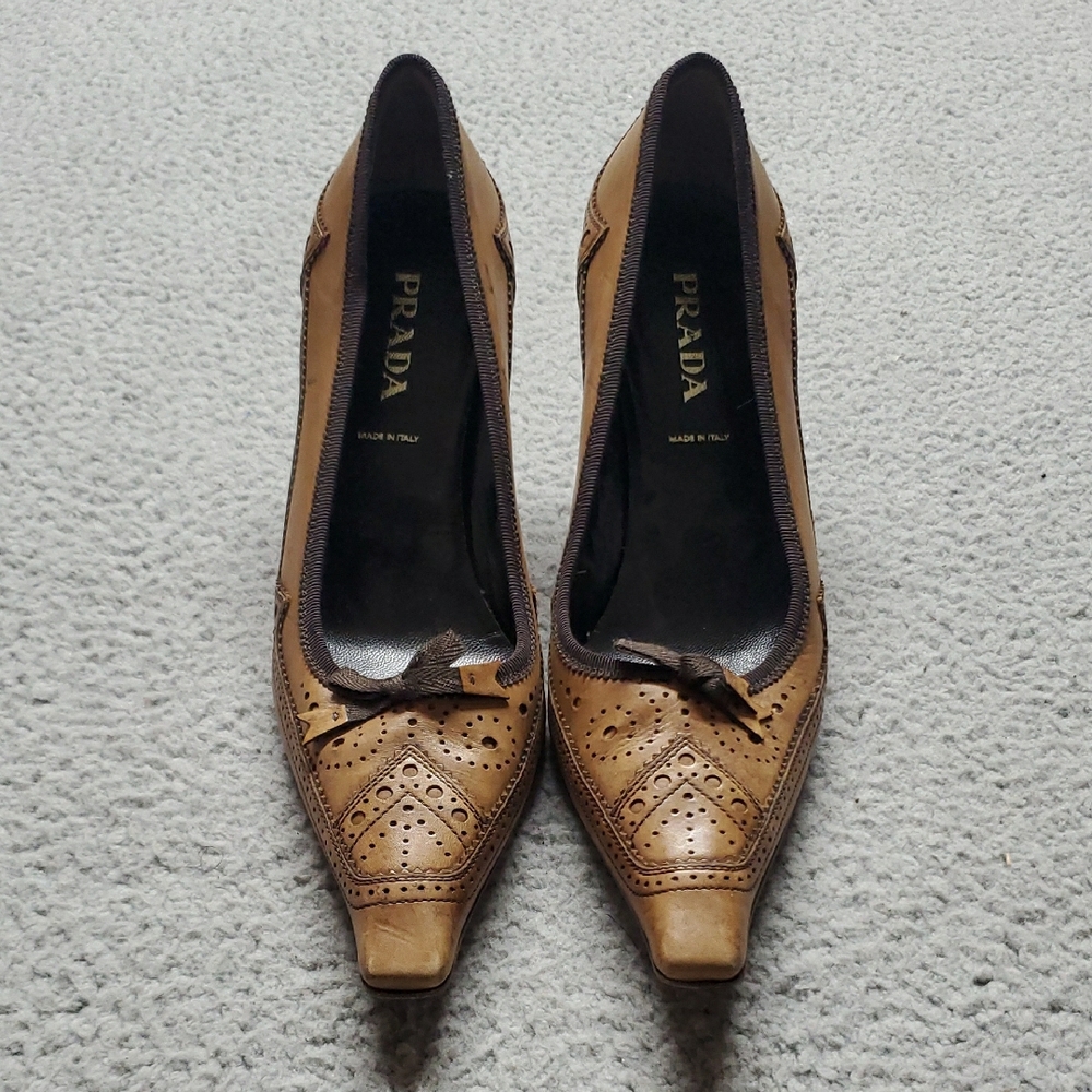 Prada  Women's Two-Tone Brown Pointed Toe Leather Pumps Size 6 US - Picture 2 of 9